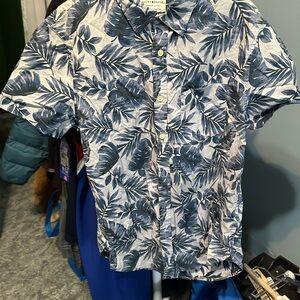 Lucky Brand Men’s Navy and White Tropical Leaf Button-Up Shirt